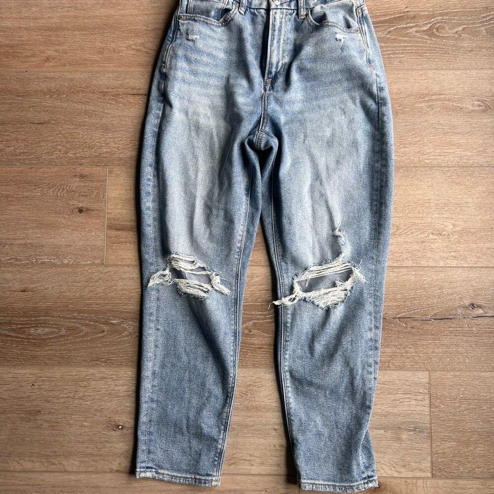 American Eagle Curvy Mom Jeans Distressed Ripped size 2 short Petite